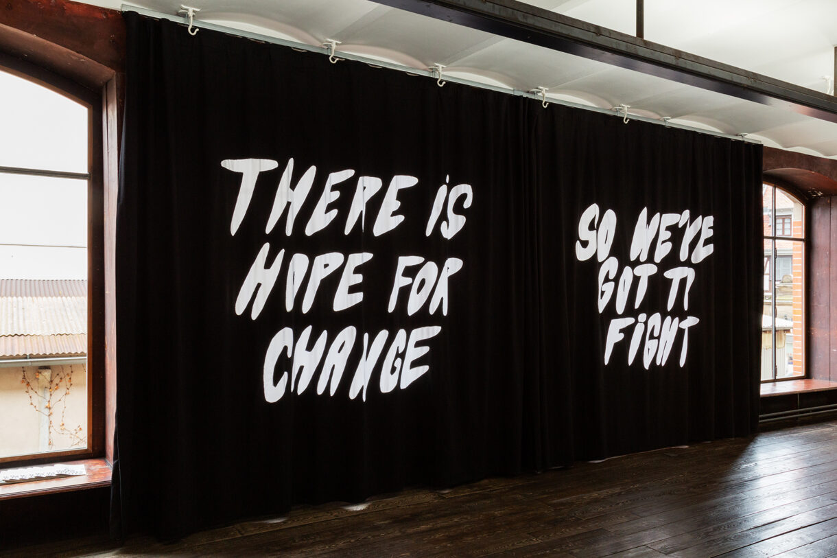 Hope for change, vue d’exposition, CEAAC, Strasbourg, 2025. © Claude Dugit-Gros, ADAGP, Paris, 2025. Photo : Émilie Vialet